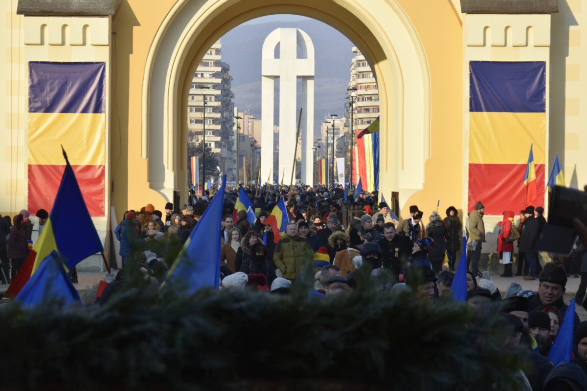 La multi ani România!  Catedrala Reintregirii, Alba-Iulia