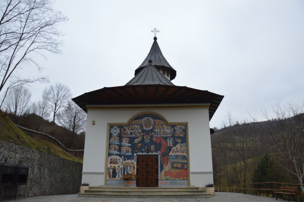 Sfanta Liturghie si Parastas, Duminica dinaintea Nasterii Domnului, Manastirea Cormaia, Bistrita-Nasaud