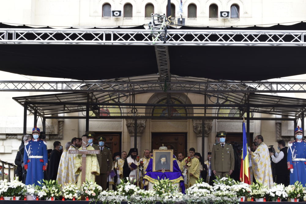 Dumnezeiasca Liturghie si Inmormantarea Preasfintitului Episcop Vasile Somesanul, Catedrala Mitropolitana Cluj-Napoca