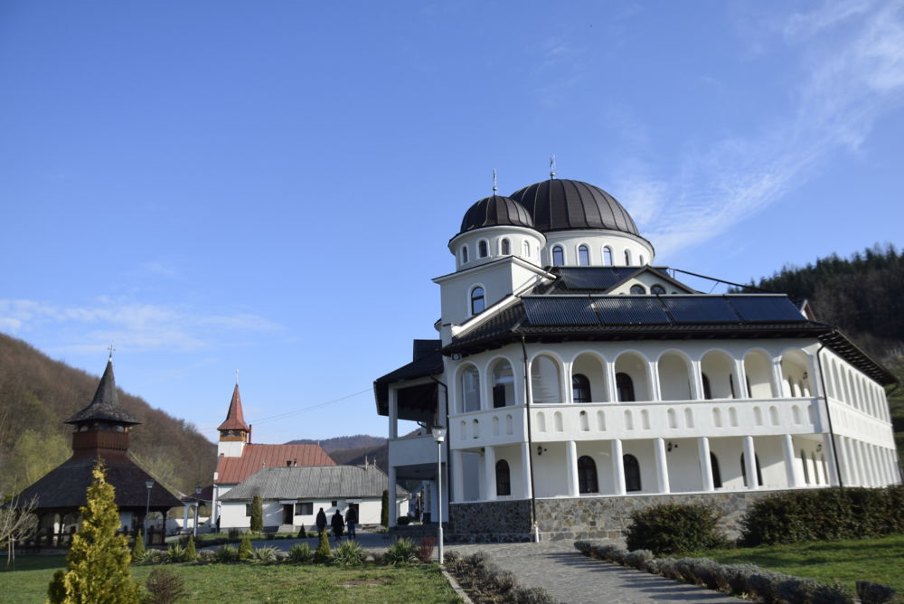 Sambata lui Lazar, Sfanta Liturghie si Parastas, Manastirea Casiel, Cluj