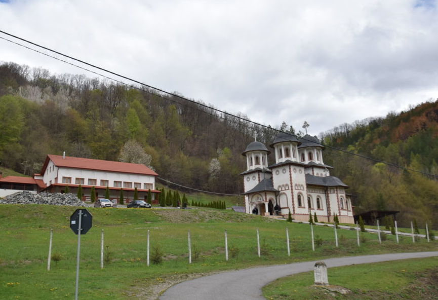 Izvorul Tamaduirii, Manastirea „Sfantul Proroc Ilie Tezviteanul” Baisoara, Cluj