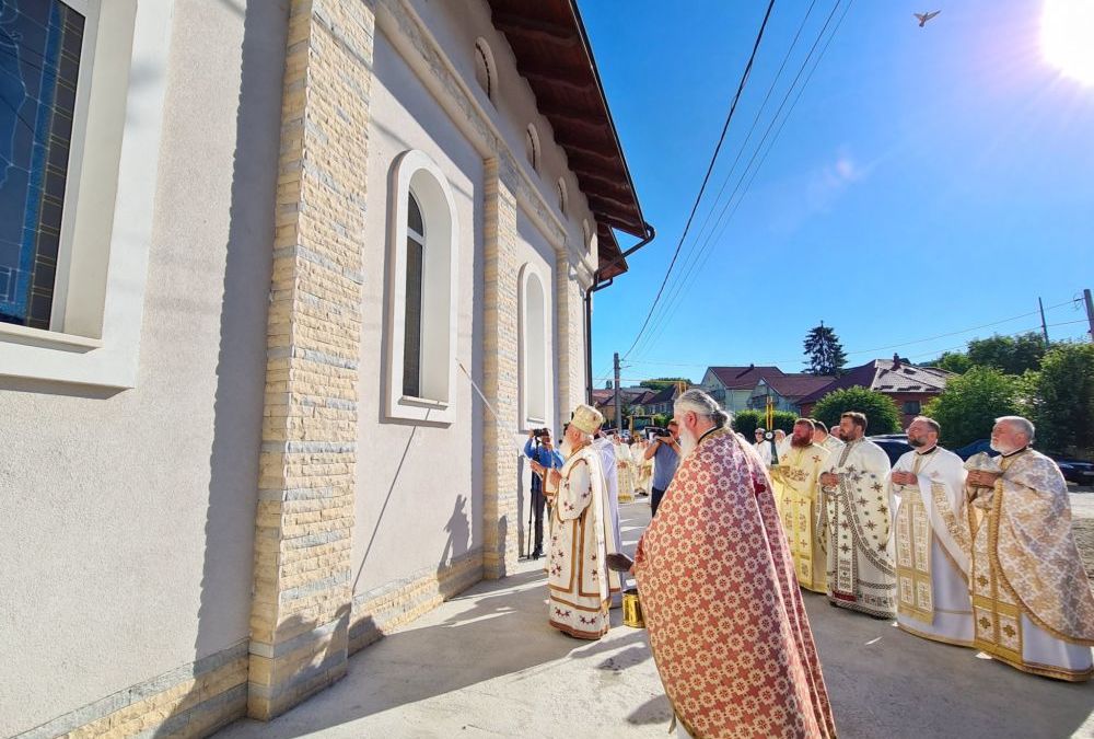 Sfintirea Bisericii Parohiei Chinteni, Cluj