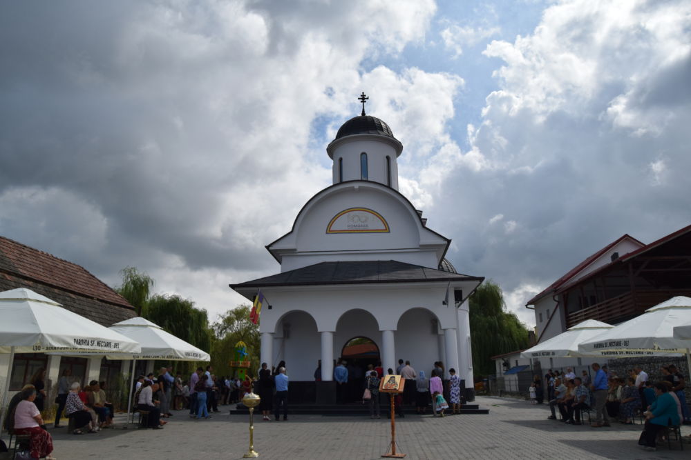 Dumnezeiasca Liturghie, Parohia „Sfantul Nectarie” Dej, Cluj